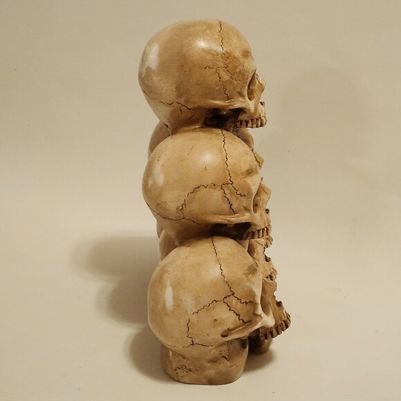 Skull Decorations Halloween Tower-Shaped Skull Decoration Haunted House Bones - Picture 3 of 6